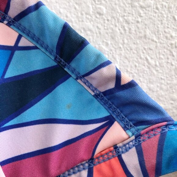 ONEONE Kameron Top Swim Top Size Medium - Picture 5 of 6